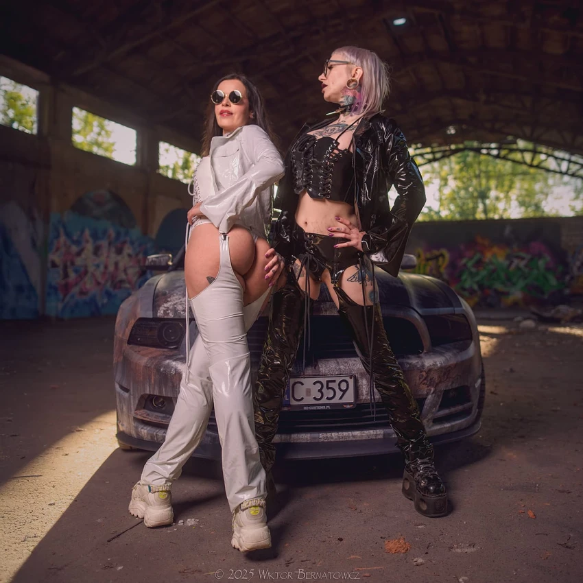 kurtka_lateksowa_z_lacku_pvc_damska_sexy_fetish_rave_lifestyle_2.jpeg