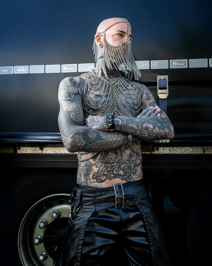uprzaz_z_lancuchow_harness_bodychain_lancuch_gothic_rave_techno_lifestyle.jpg